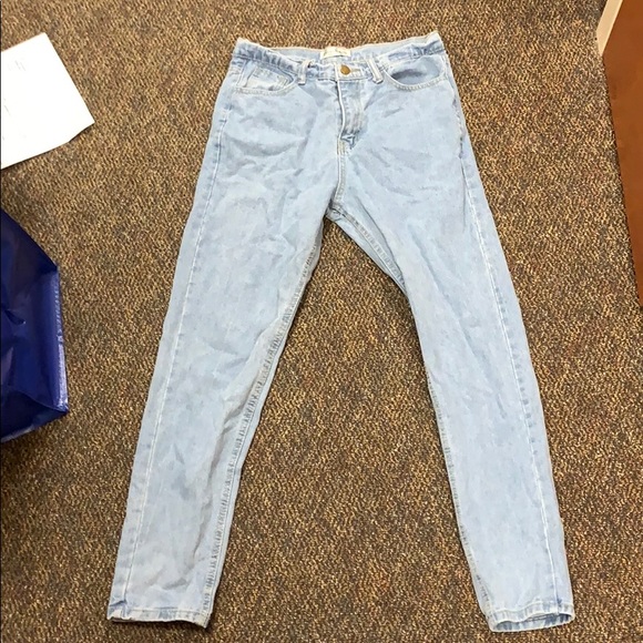 Jeans - Picture 1 of 3